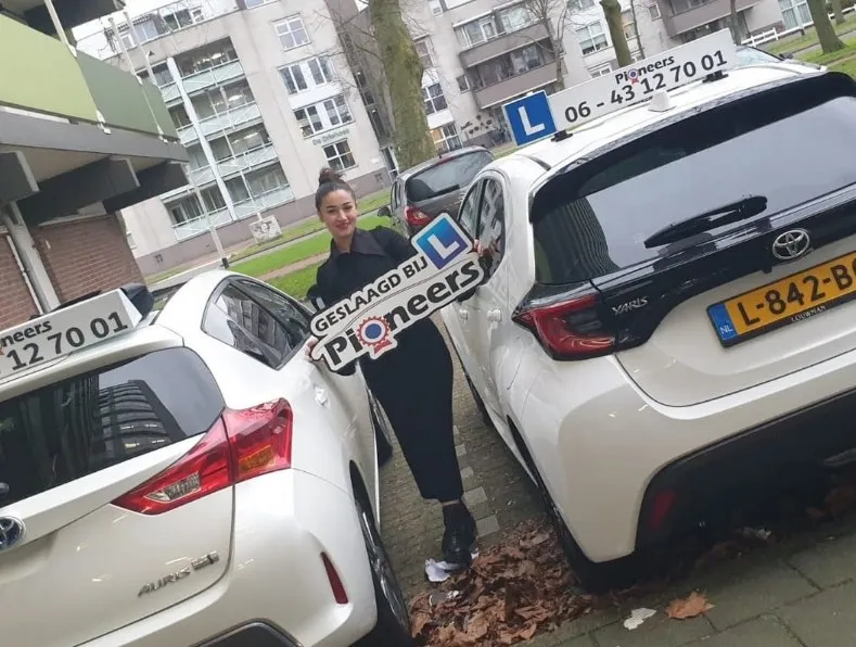 Loreen Ahmed geslaagd bij Verkeersschool Pioneers